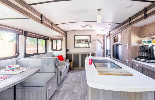 River RV, Romance Glamping Pup Paradise Riverside - Foto 24