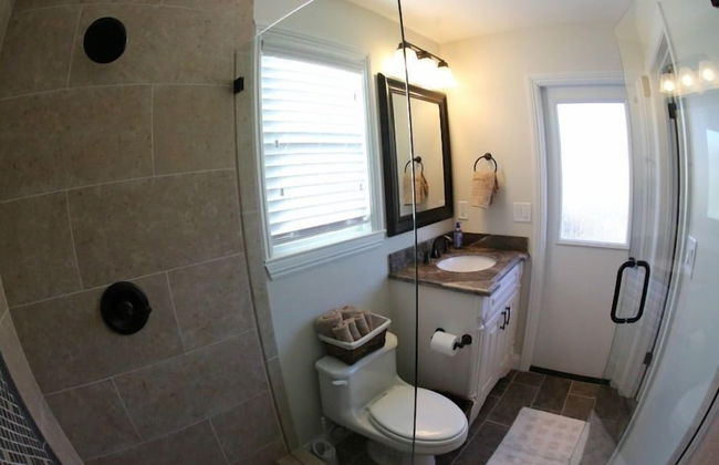 Swanky 5 bedroom 4.5 bath home (3 Master Suites) - Foto 18