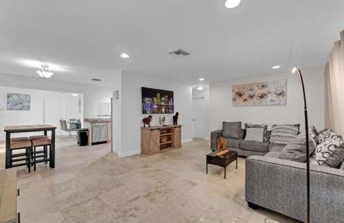 Stunning Hollywood Pool Home - Foto 10