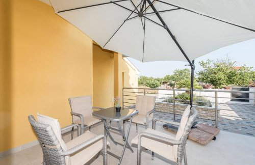 Villa Petra s bazenom, roštiljem i parkingom - Foto 35