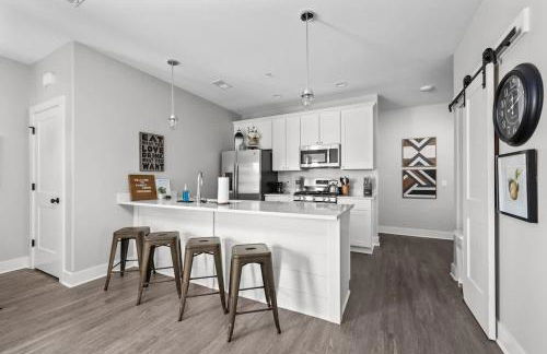 Brand New 2 Bedroom Condo - Photo 10