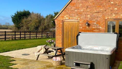 Cider House, Oosland Farm - Photo 2, Garden