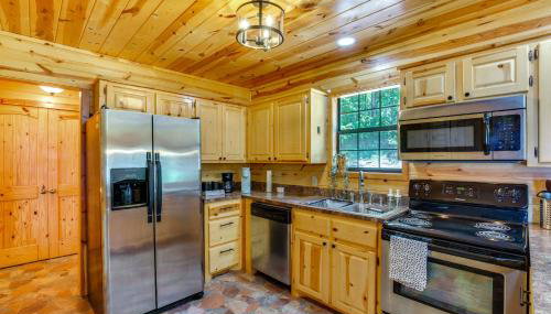 Cabin on Lake Raymond Gary with Dock, Grill and Views! - Foto 2