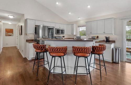 Charming 5BD - UNL 5mins - BBQ, Games & Backyard - Foto 33