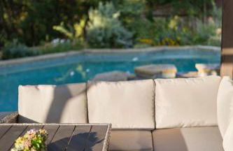 Heated Pool & Spa Mini Golf Bowling Game Room perfect for family - Photo 63