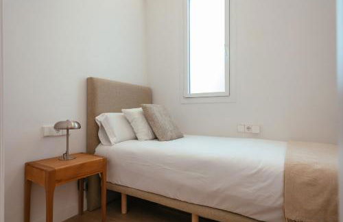 Newly Renovated Stylish Eixample - Great Location - Photo 27