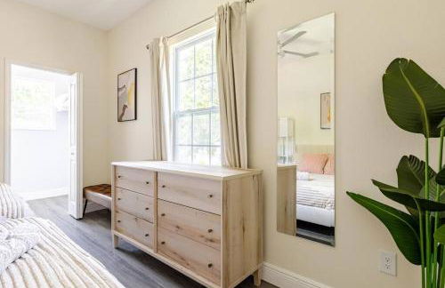 4 Bedroom 3 Full Bath Boho Oasis Saltwater Pool Near Downtown, North of Hyde Park Sleeps 12 Pets OK - Foto 25