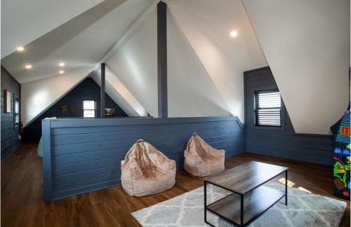 Chalet Amelia Lake View HotTub Fireplace Arcade - Foto 47