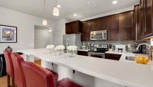 Modern Townhome Steps From the Brewery District! - Foto 4
