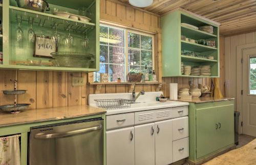 Strawberry Hill Cabin 5 Mi to Skiing and Lake - Photo 9