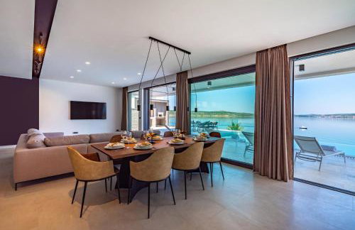 Luxury Villa Novita with Pool - Photo 63