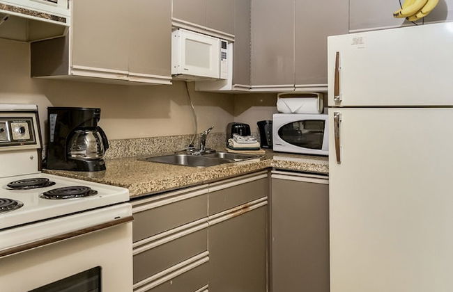 Rosellen Suites At Stanley Park - Foto 35