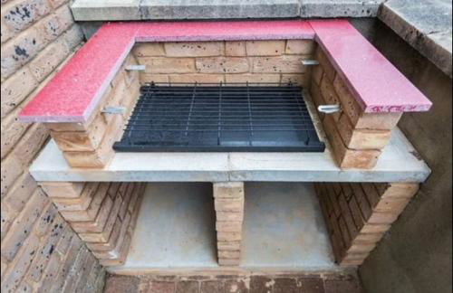 Guest home 10 Bed bunkhouse - Photo 13