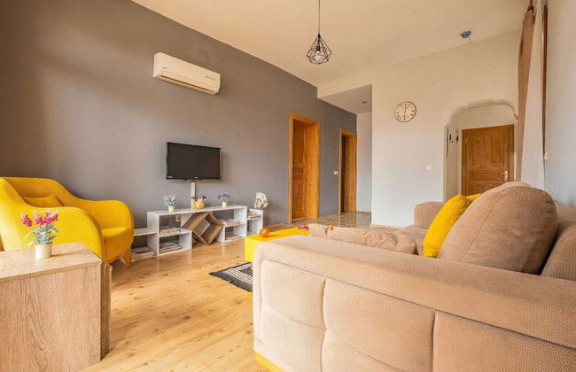 Old Town Deluxe Flats - Photo 22