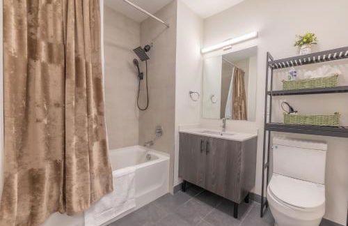 Opulence in Olive 4 bedrooms, 4 baths with 10 beds, Park 2 cars FREE - Foto 6