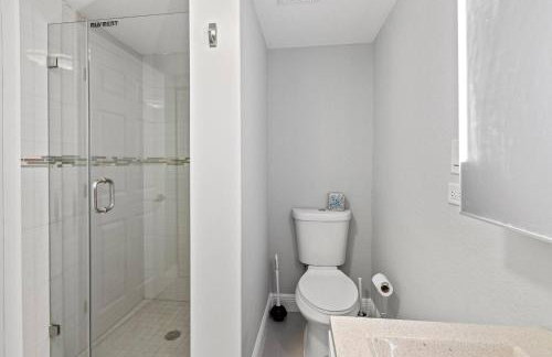 Charming Hideaway Near Beach, Nightlife & Shops - Foto 8