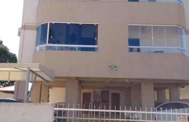 Lindo apartamento! 2 quartos com suíte, 2 ar condicionado, churrasqueira, garagem - Foto 17