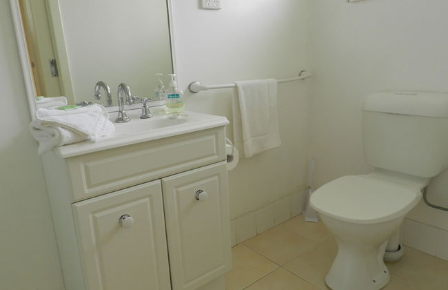 Harbourside Motel - Photo 37