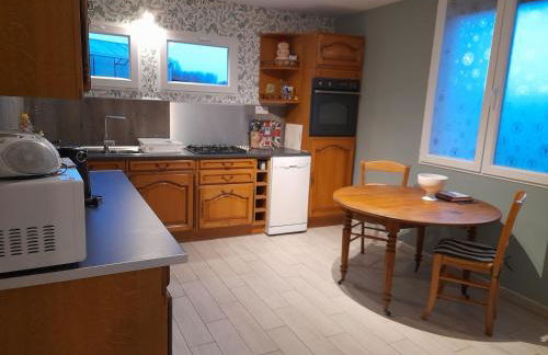 Le Gîte des 4 Saisons Maison de vacances avec parking et jardin - Foto 8