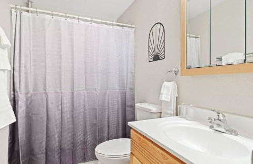 Modern Home-Garage-Scenic Patio - Foto 22