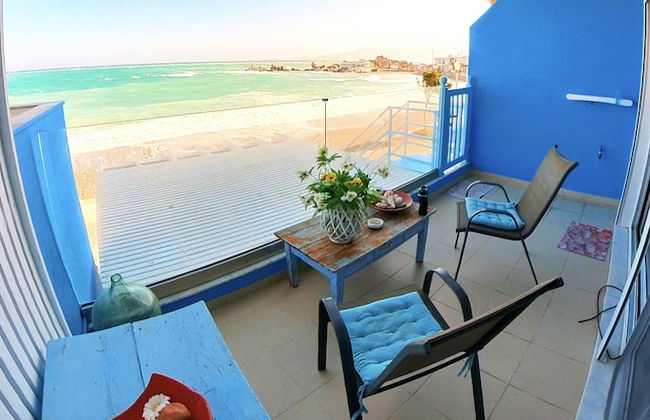Deluxe Beach Apartment- Sleeps 2 & Private Terrace - Foto 18