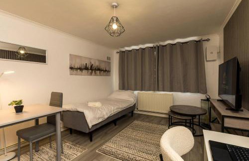 1 Bed Flat In Horsham Town Centre With Free Parking - Photo 2