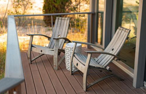 Midcentury home, private beach. large great room - Foto 3