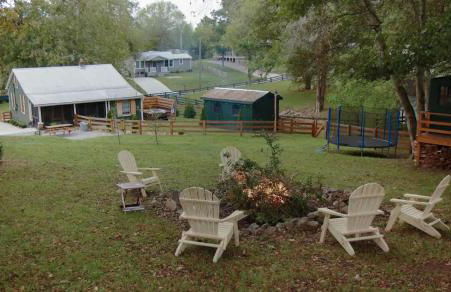 Leipers Fork Village Bungalow with Hot Tub & Firepit - Foto 9