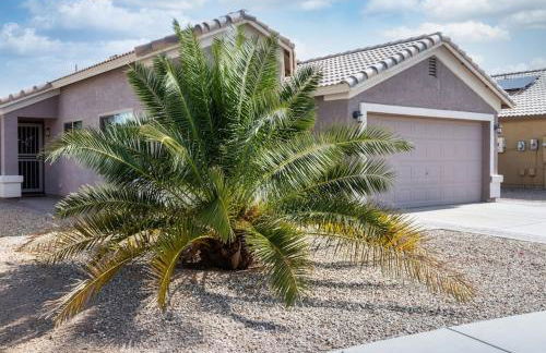 Boho Chic Arizona Villa w Pool & Mini Golf - Foto 35