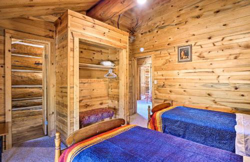 Less Than 1 Mi to Lake Granby Log Cabin with Fire Pit - Foto 21