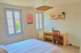 Plein cœur centre historique de Charlieu avec parking et garage vélo moto - Foto 3