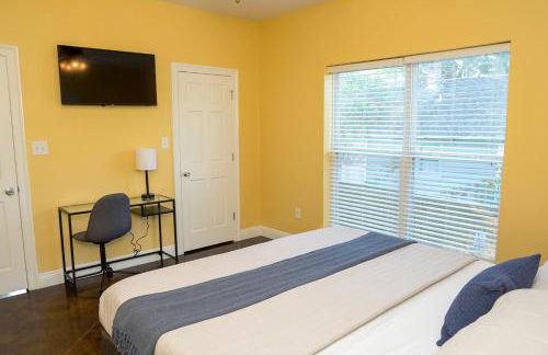 Tidy and Comfy 3BR, Balcony, WD, Free WiFi -E- - Foto 52