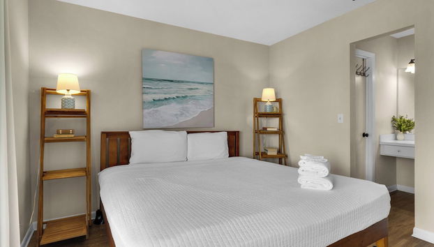 2BR Condo With 2 Balconies, Pool, and Steps to the Gulf Near Pier Park! - Foto 5, Habitación
