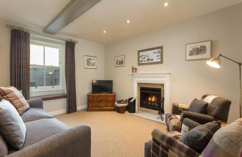 Hollins Farmhouse - Photo 11