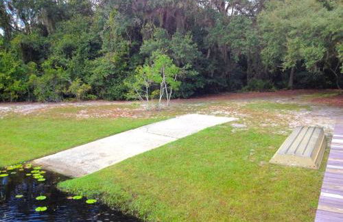 Lakefront Weekend Getaway with a Private Dock near the Ocala National Forest, Florida - Foto 18