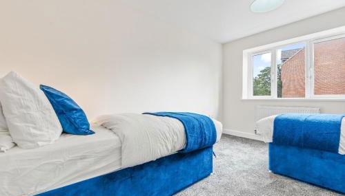 Modern 4-Bed, Parking, Pool Table, Sleeps 11 - Foto 3