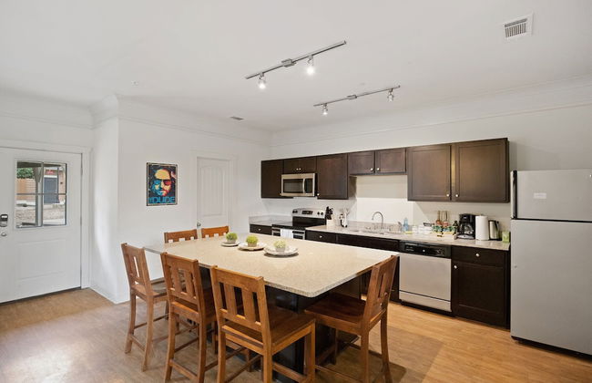 Texas State Sanctuary With Massive Pool Oasis - Foto 12