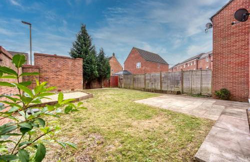 Spacious 6-bedroom house - 3 parking spaces - Superfast Wi-Fi - Close to M5 - Long-stay rates! - Foto 36