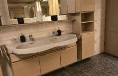 C4S COME4STAY - Alpenblick Watzmann-Kehlstein - TOP Lage im Berchtesgadener Land I bis zu 10 Personen I große Terrasse mit Blick auf die Berge I Smart TV I Billiard I WLAN I kostenloser Parkplatz - Foto 41