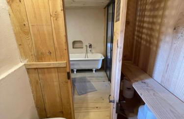 CASA RURAL DE ENSUEÑO EN CANTALLOPS CON 9 HABITACIONES DOBLES CON BAÑOS PRIVADOS Y PISCINA DE 20M x 2,70M - Foto 25