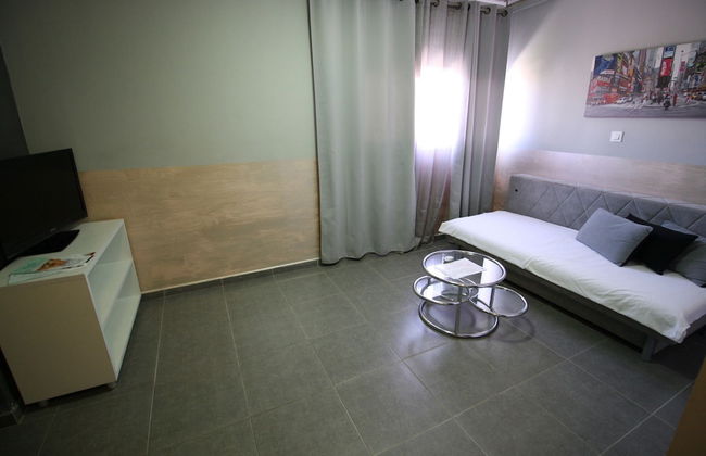 Rich Luxury Suites - Photo 12