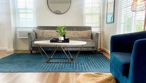 Crown Point Home w/ Cowboy Pool 2 Blocks to Bay - Foto 3