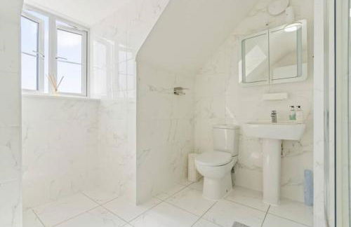 Luxury 5 bed house with Hot Tub nr Bicester Village - Foto 24