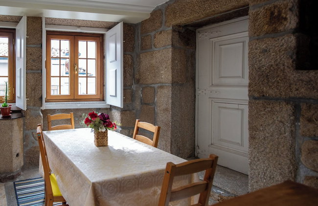 Casa dos Livros - Guest House - Photo 105