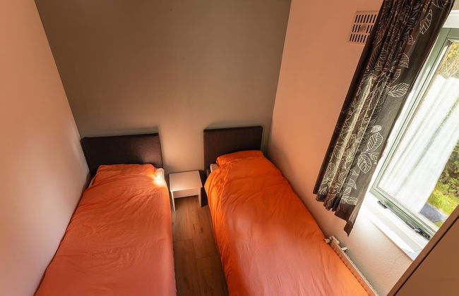 Alluring Holiday Home With Garden - Foto 8