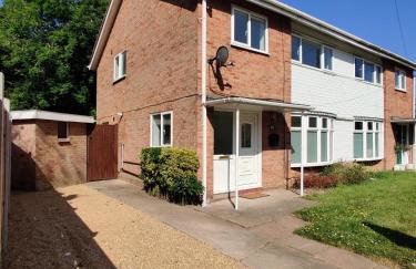 Comfy, Modern, 3 Bed House - Free Parking - Quiet Area - Near Solihull, NEC, Airport - Foto 22