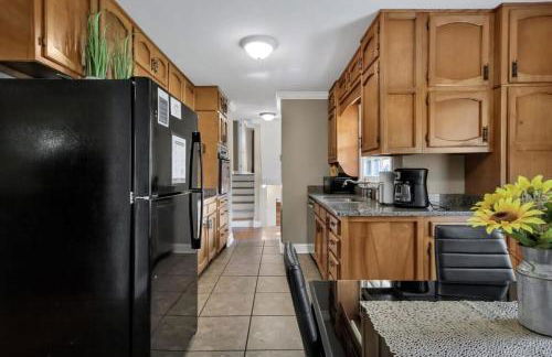 The Retro Pad - Large Yard and Foosball Table - Photo 22