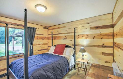 Idyllic Sturgeon Bay Cabin with Fire Pit and View - Photo 26