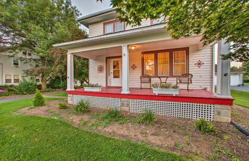 Whimsical Lancaster Home - 4 Mi to Sight and Sound - Foto 2