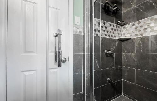 Spacious 7BD Lake View mins to Beach & Boardwalk - Foto 24